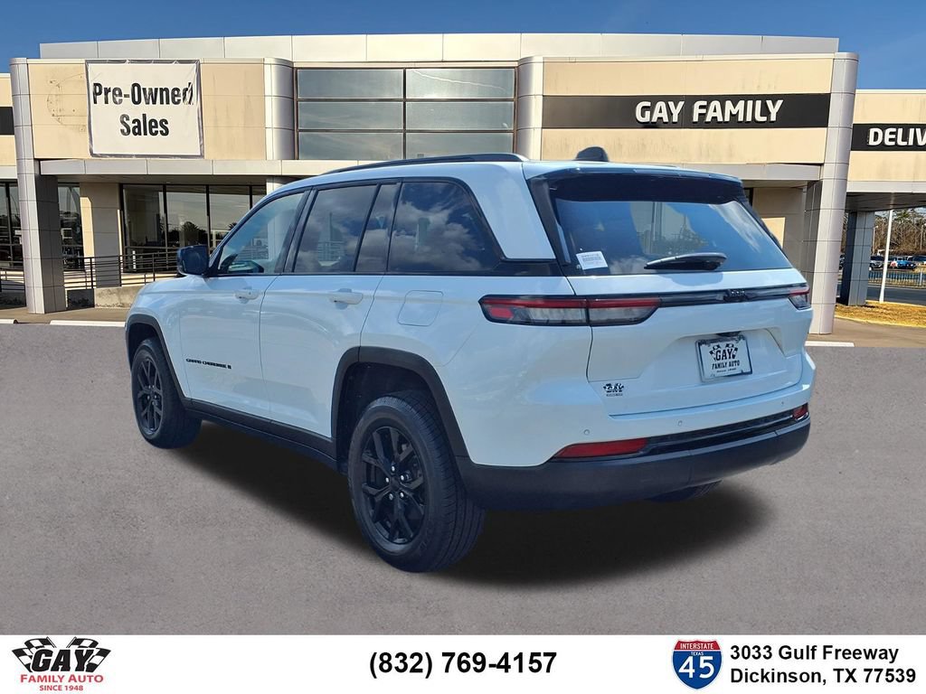 Used 2024 Jeep Grand Cherokee Altitude RWD image 2