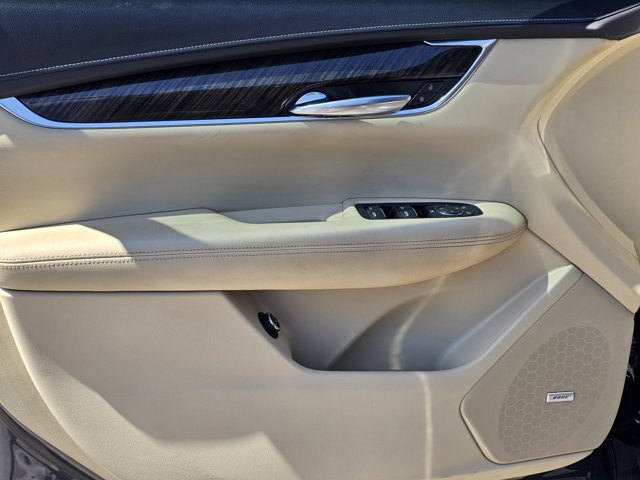 Used 2019 Cadillac XT5 FWD image 14