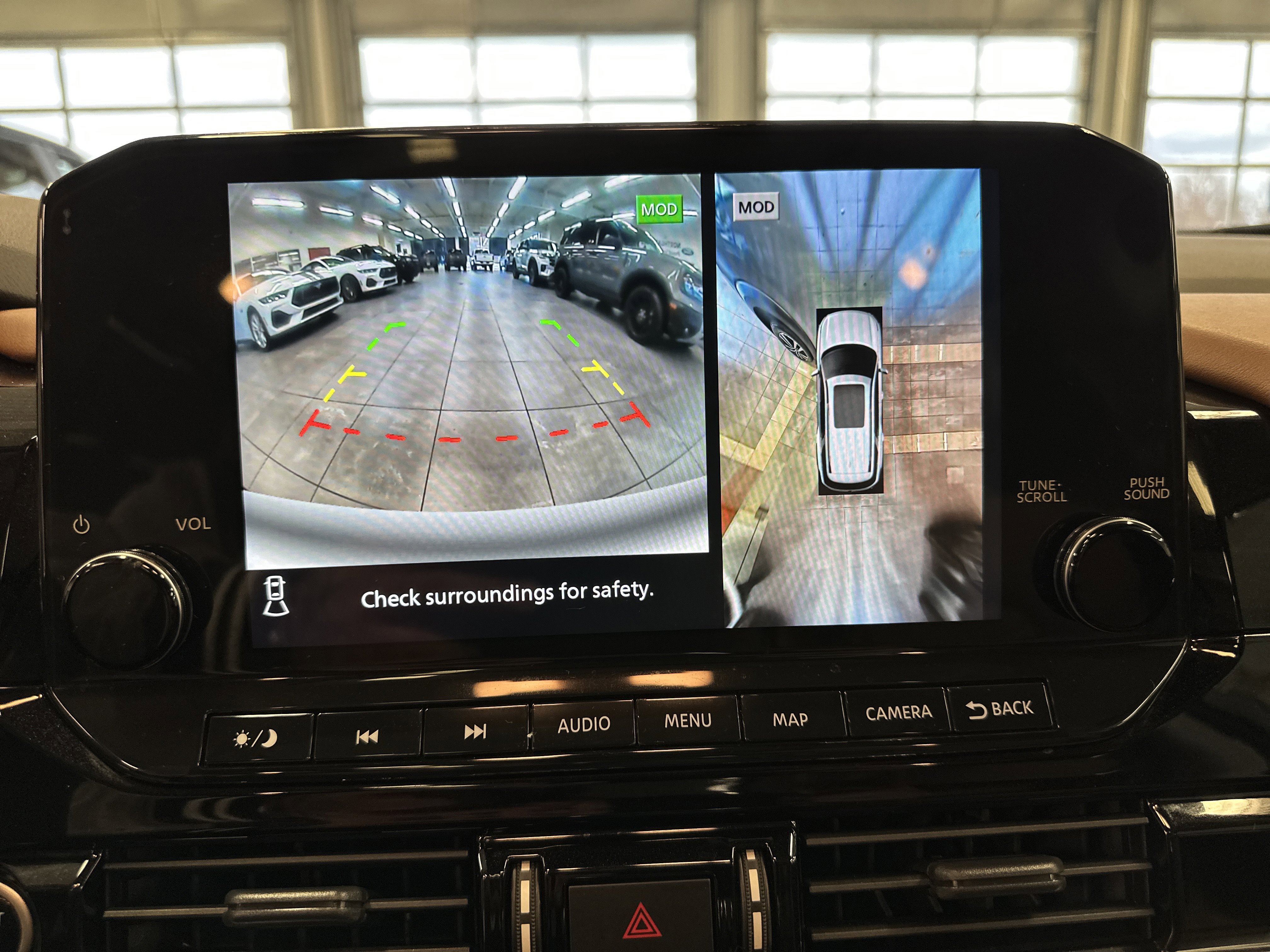 Used 2023 Nissan Pathfinder Platinum image 35