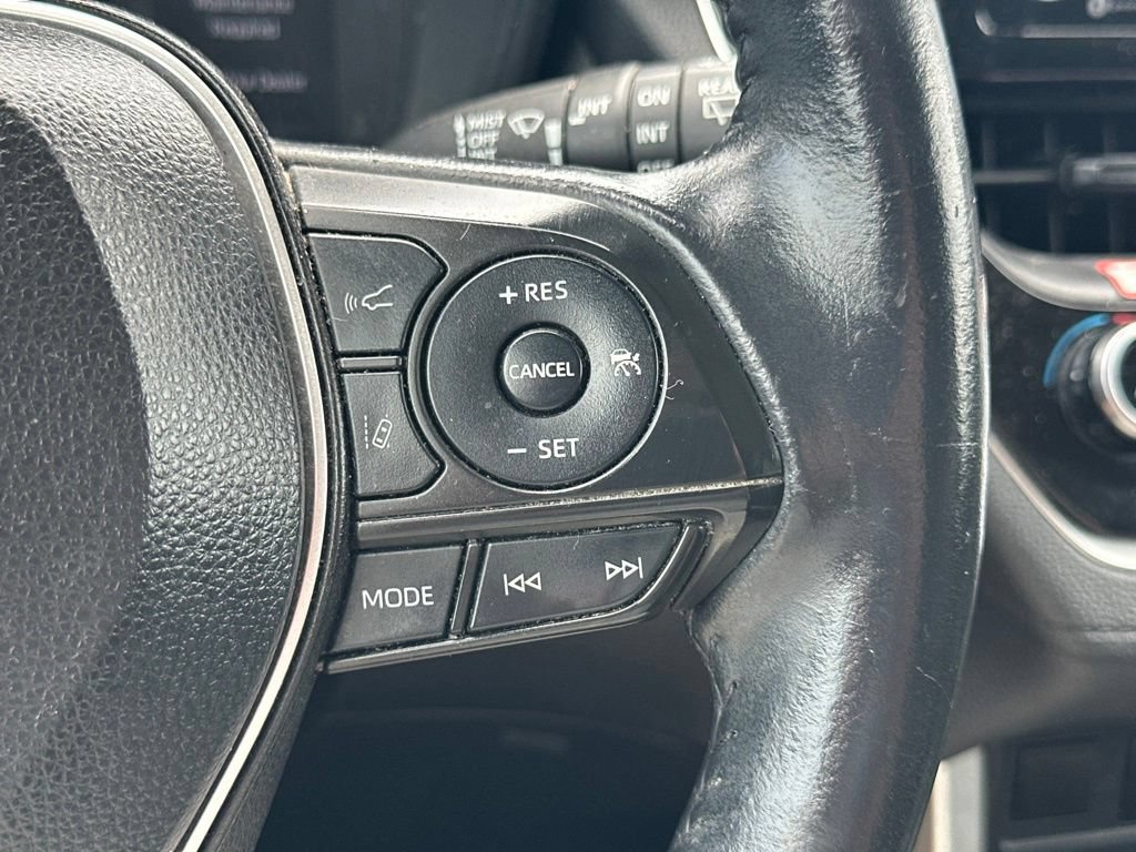 Used 2022 Toyota Corolla Cross LE AWD/4WD image 21