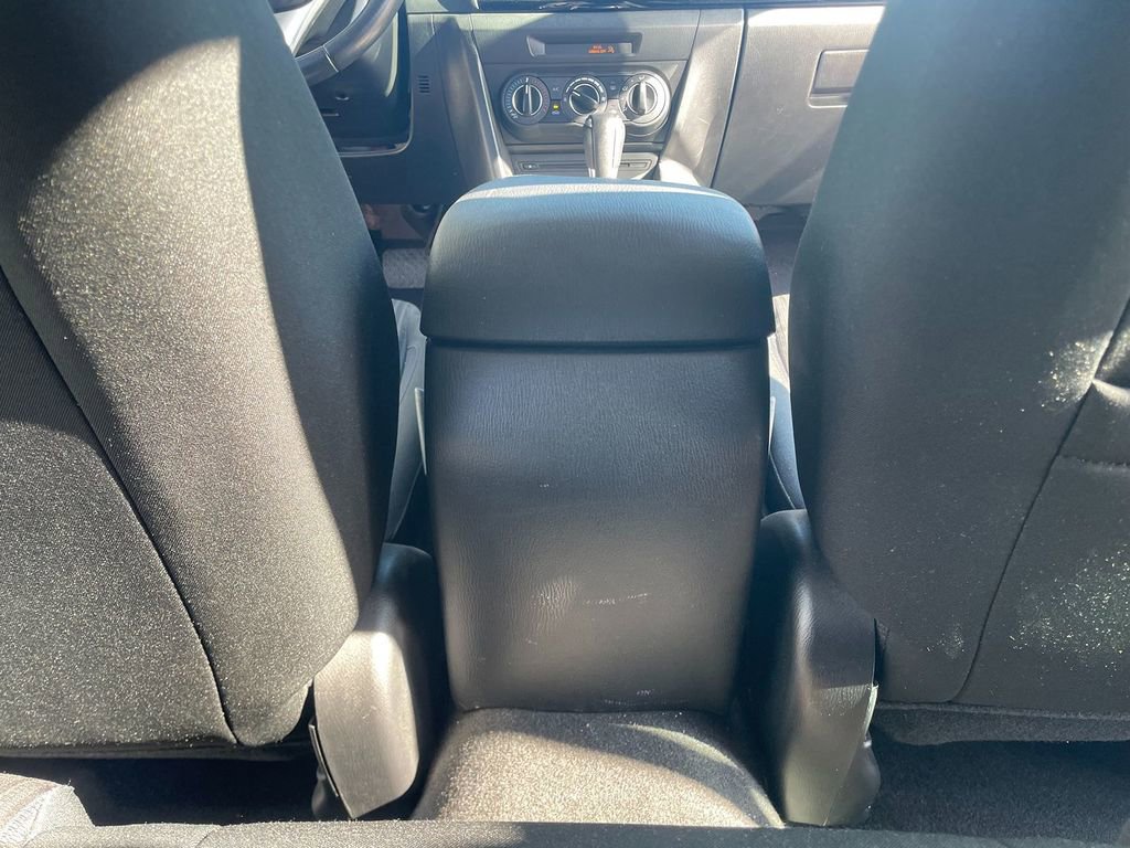 Used 2014 MAZDA MAZDA3 i Touring w/ Moonroof Package 1 FWD image 27