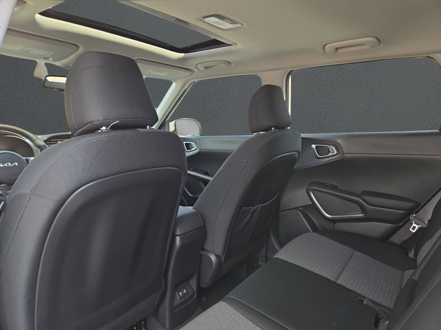 Used 2025 Kia Soul EX image 18