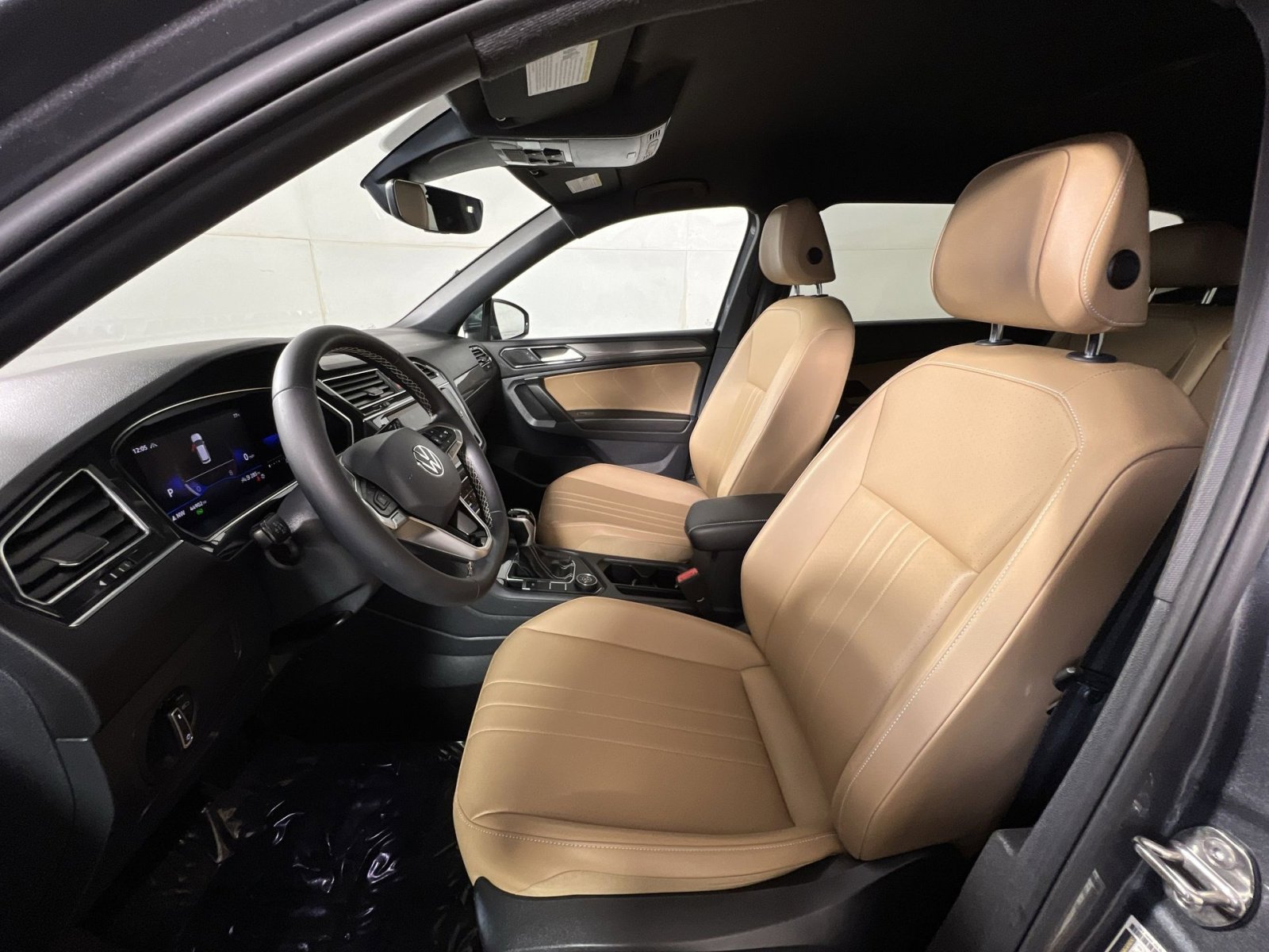 Used 2022 Volkswagen Tiguan SE image 13