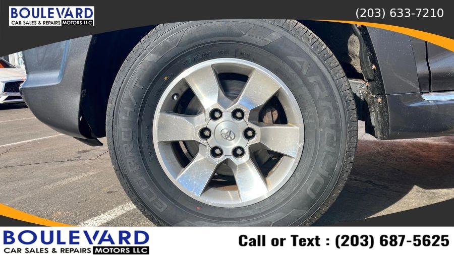 Used 2010 Toyota 4Runner SR5 AWD/4WD image 32