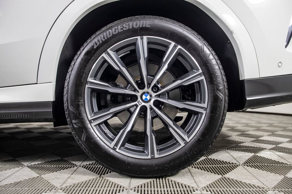 Used 2026 BMW X6 xDrive40i w/ Climate Comfort Package AWD/4WD image 42