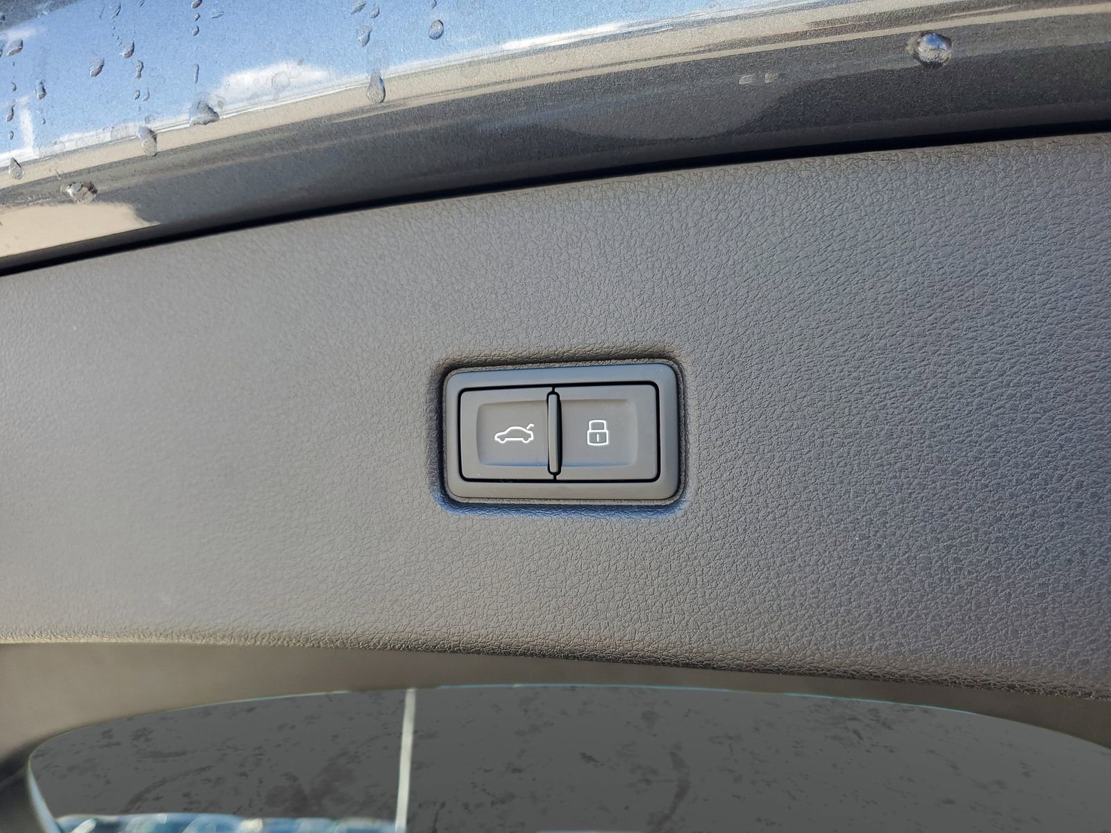 Used 2025 Audi SQ5 Premium Plus w/ Premium Plus Package image 9