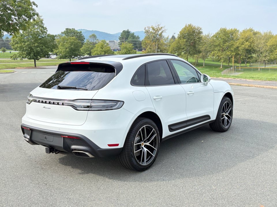 New 2026 Porsche Macan AWD/4WD image 7