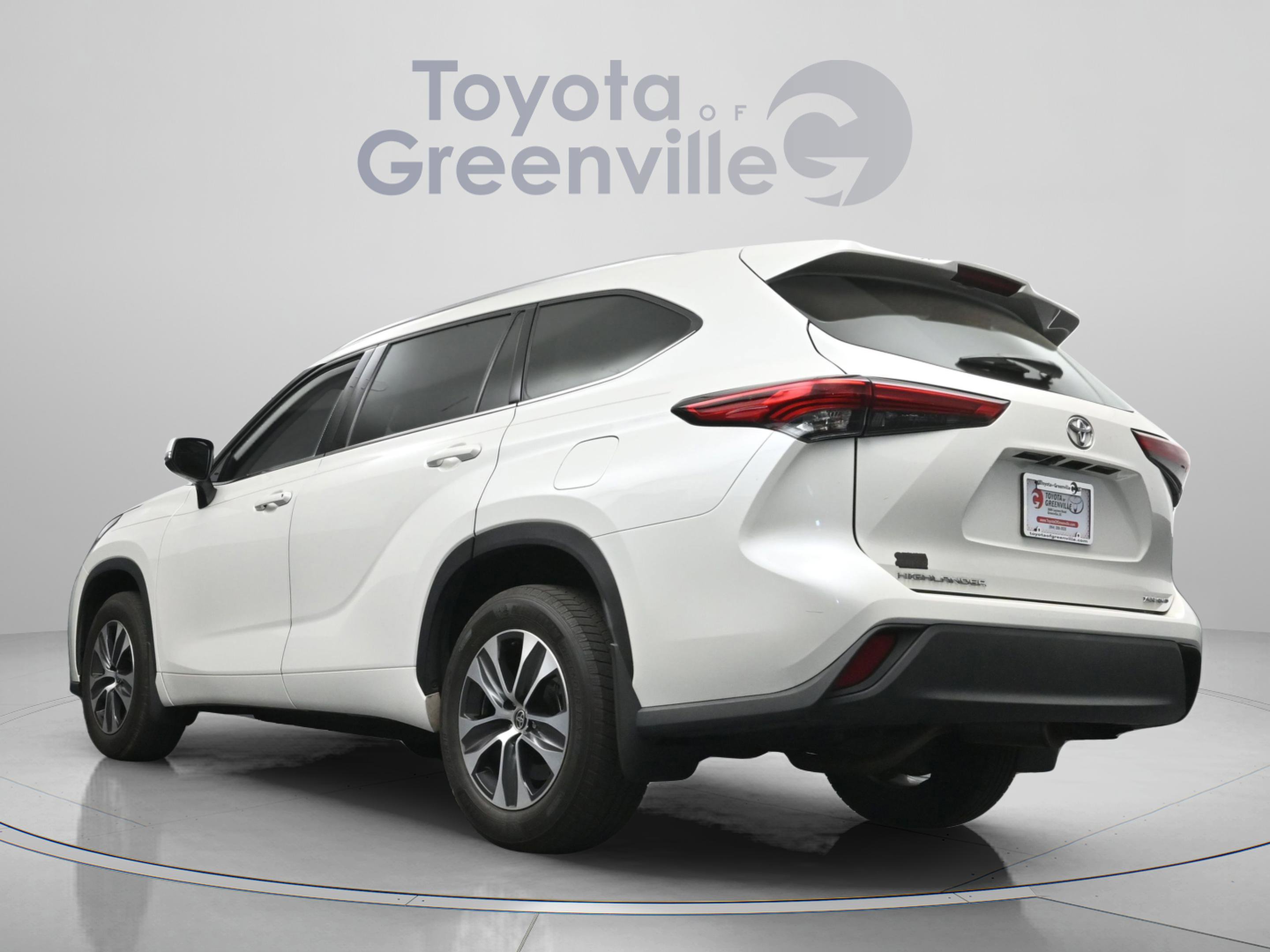 Used 2020 Toyota Highlander XLE AWD/4WD image 8