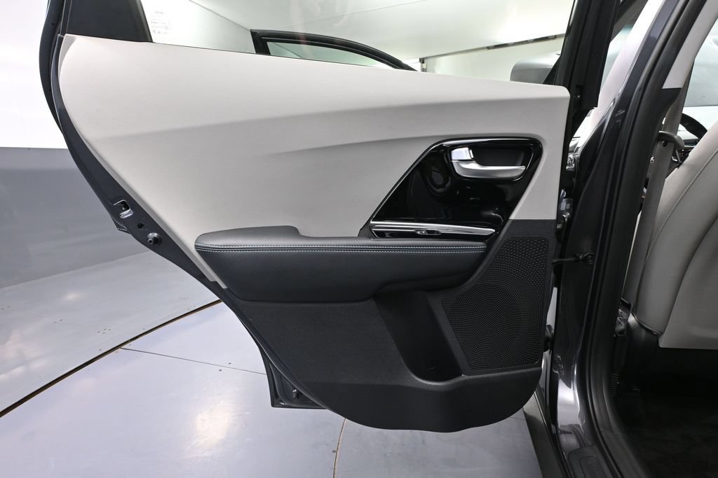 Used 2019 Kia Niro EX FWD image 35