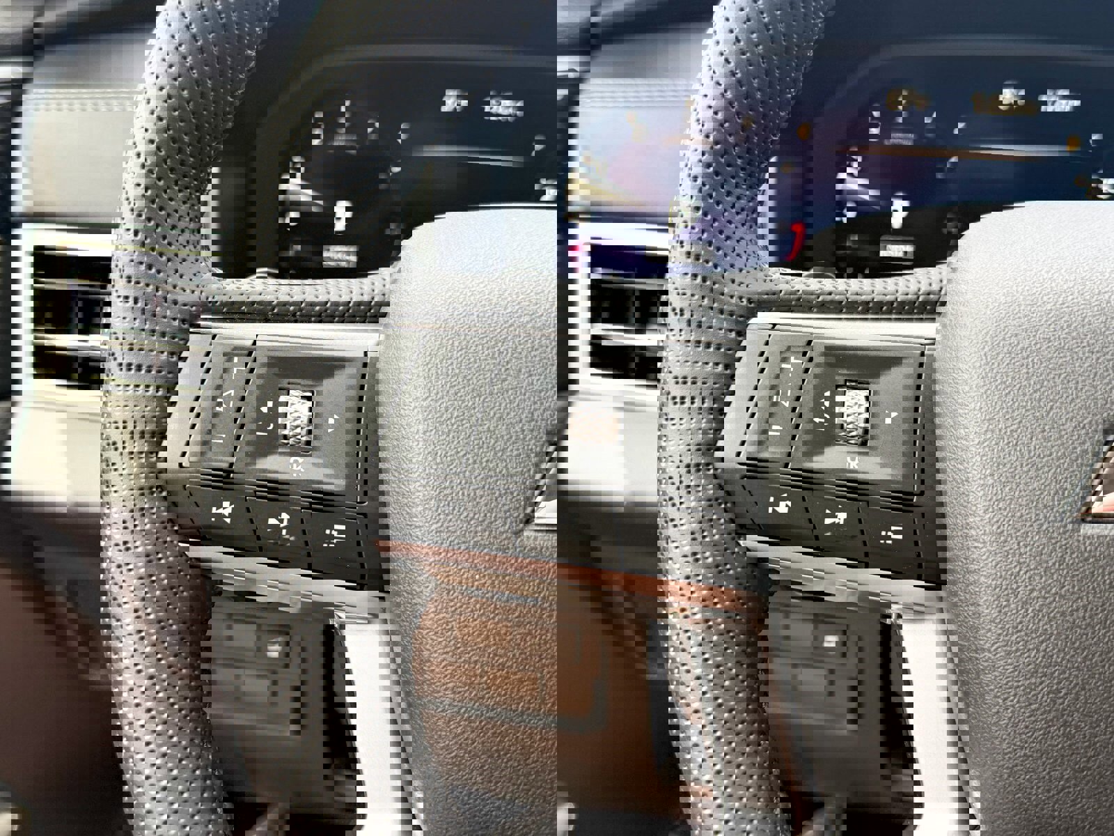 New 2025 Mitsubishi Outlander AWD image 42