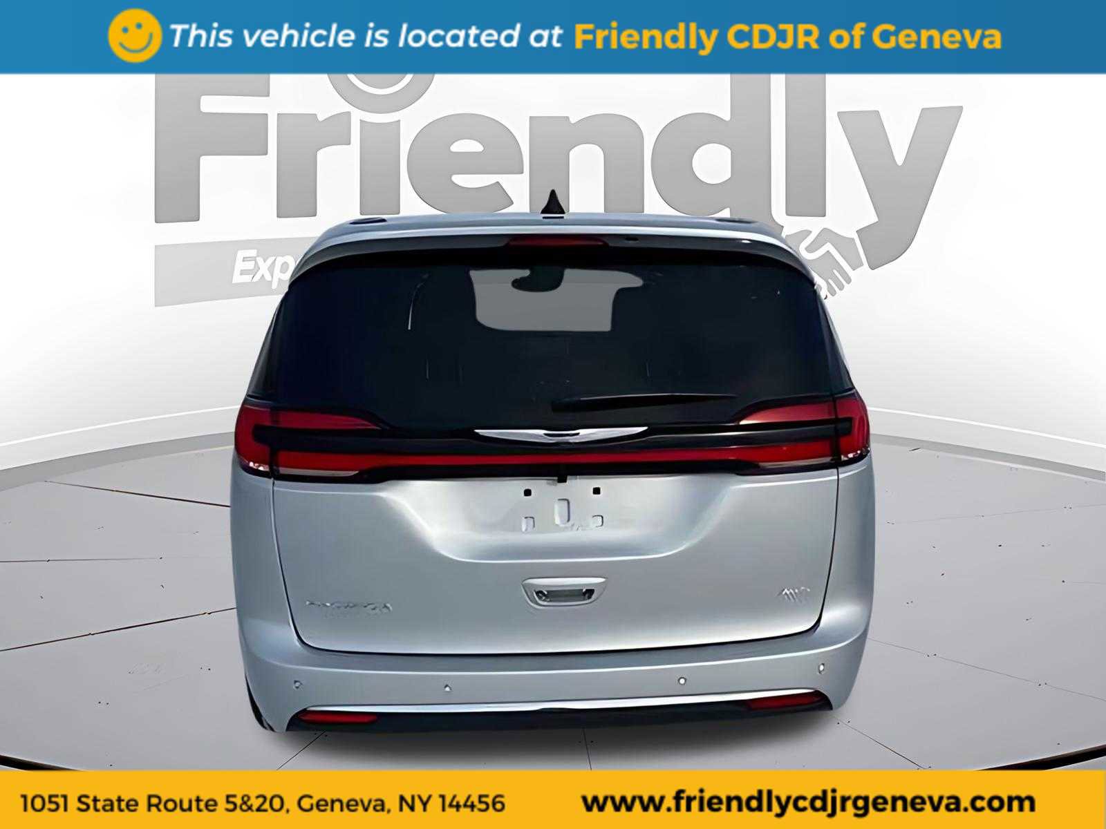 New 2026 Chrysler Pacifica Select image 6