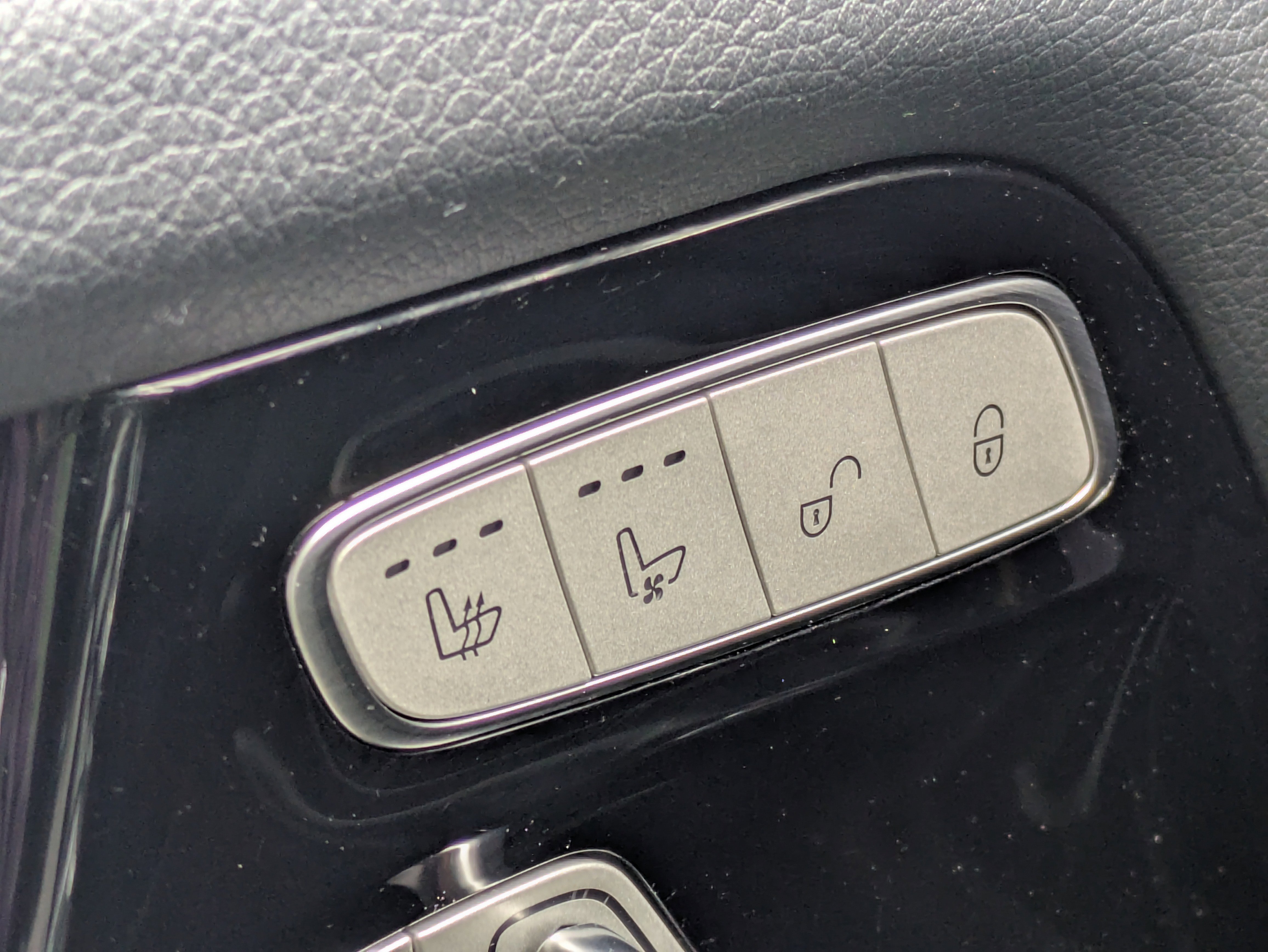Certified 2023 Mercedes-Benz G 550 w/ G Manufaktur Interior Package image 24
