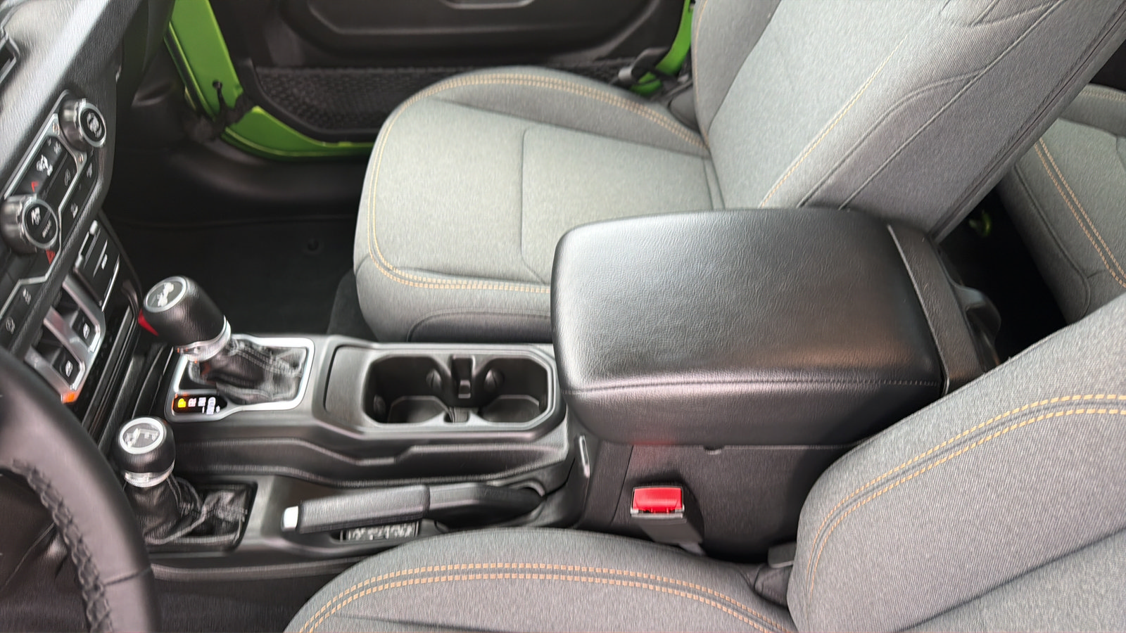Used 2025 Jeep Wrangler Sport AWD/4WD image 18