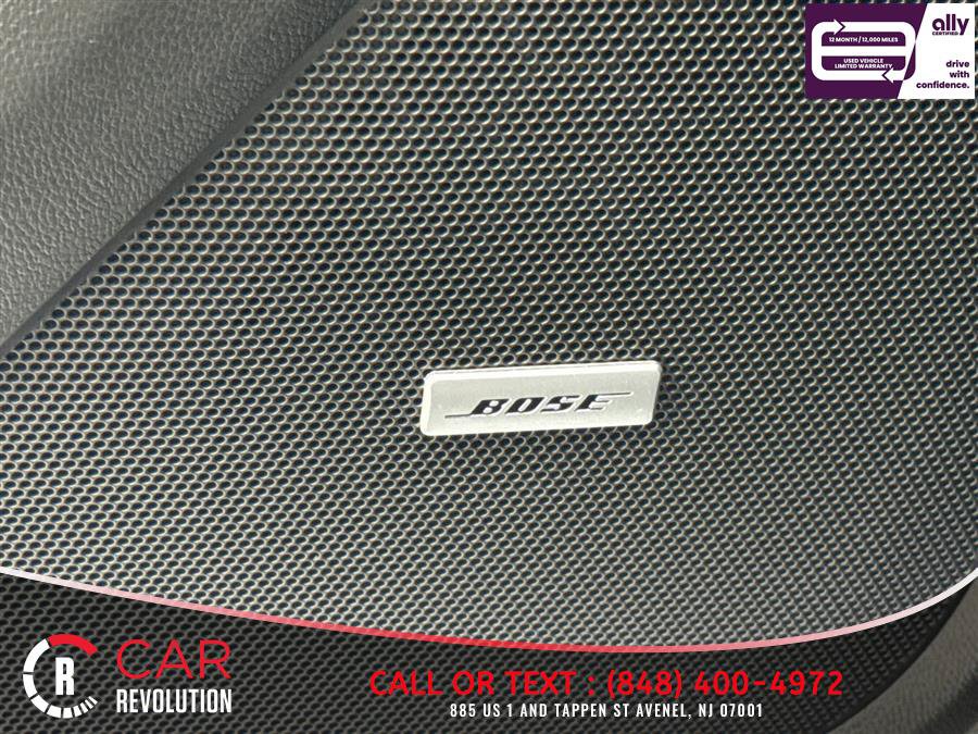 Used 2023 Chevrolet Traverse Premier FWD image 35