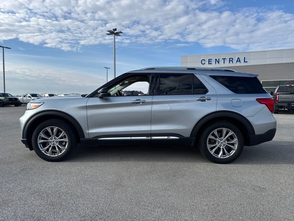 Used 2023 Ford Explorer Limited w/ Equipment Group 301A image 2