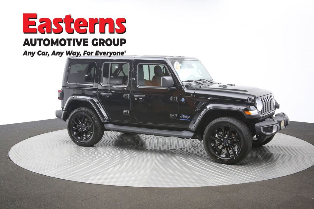Used 2025 Jeep Wrangler Unlimited Sahara AWD/4WD image 43