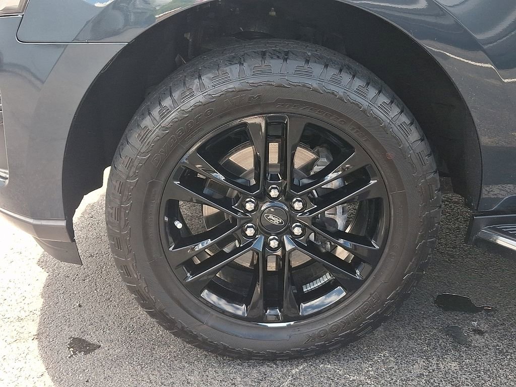 Used 2023 Ford Expedition XLT AWD/4WD image 5