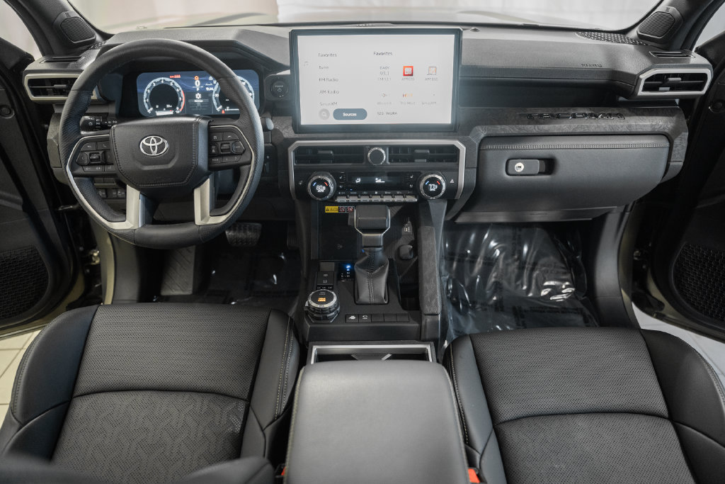 Used 2025 Toyota Tacoma Limited AWD/4WD image 23