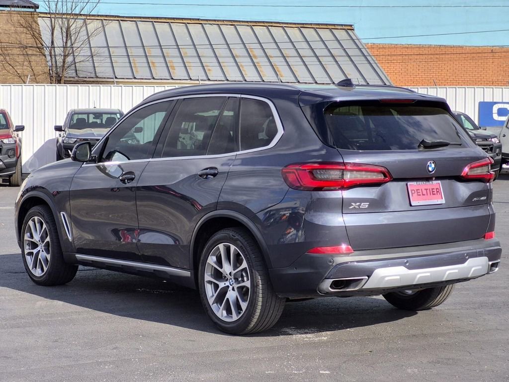 Used 2019 BMW X5 xDrive40i w/ Premium Package 2 image 4