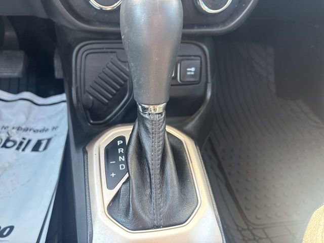 Used 2015 Jeep Renegade Latitude image 16