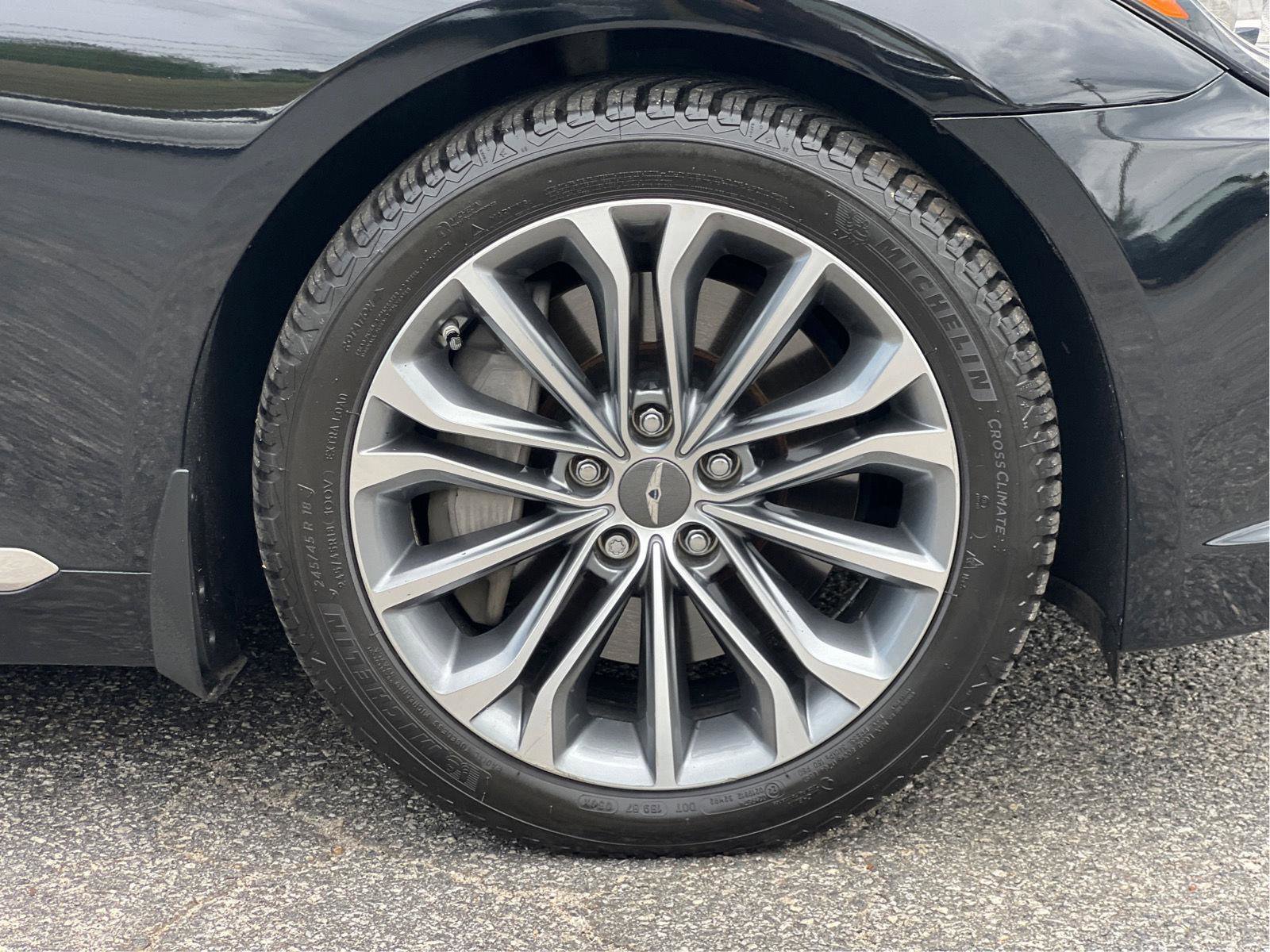 Used 2016 Hyundai Genesis 3.8 RWD image 27