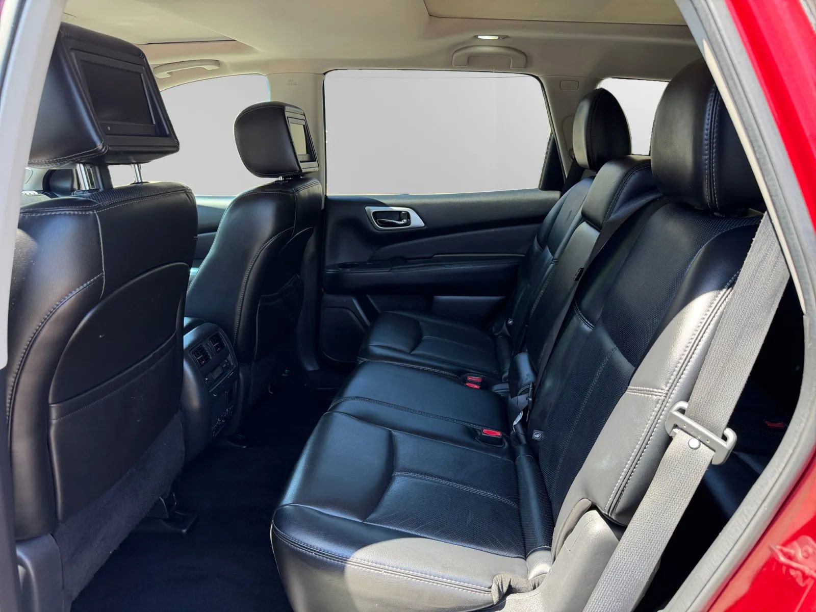 Used 2014 Nissan Pathfinder Platinum w/ Platinum Premium Package AWD/4WD image 14