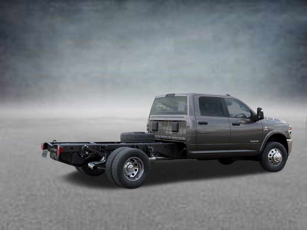 New 2025 RAM 3500 Big Horn AWD/4WD image 4