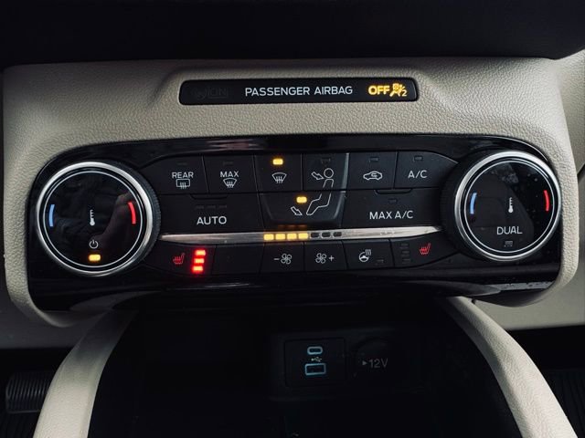 Used 2022 Ford Escape Titanium w/ Class II Trailer Tow Package image 31