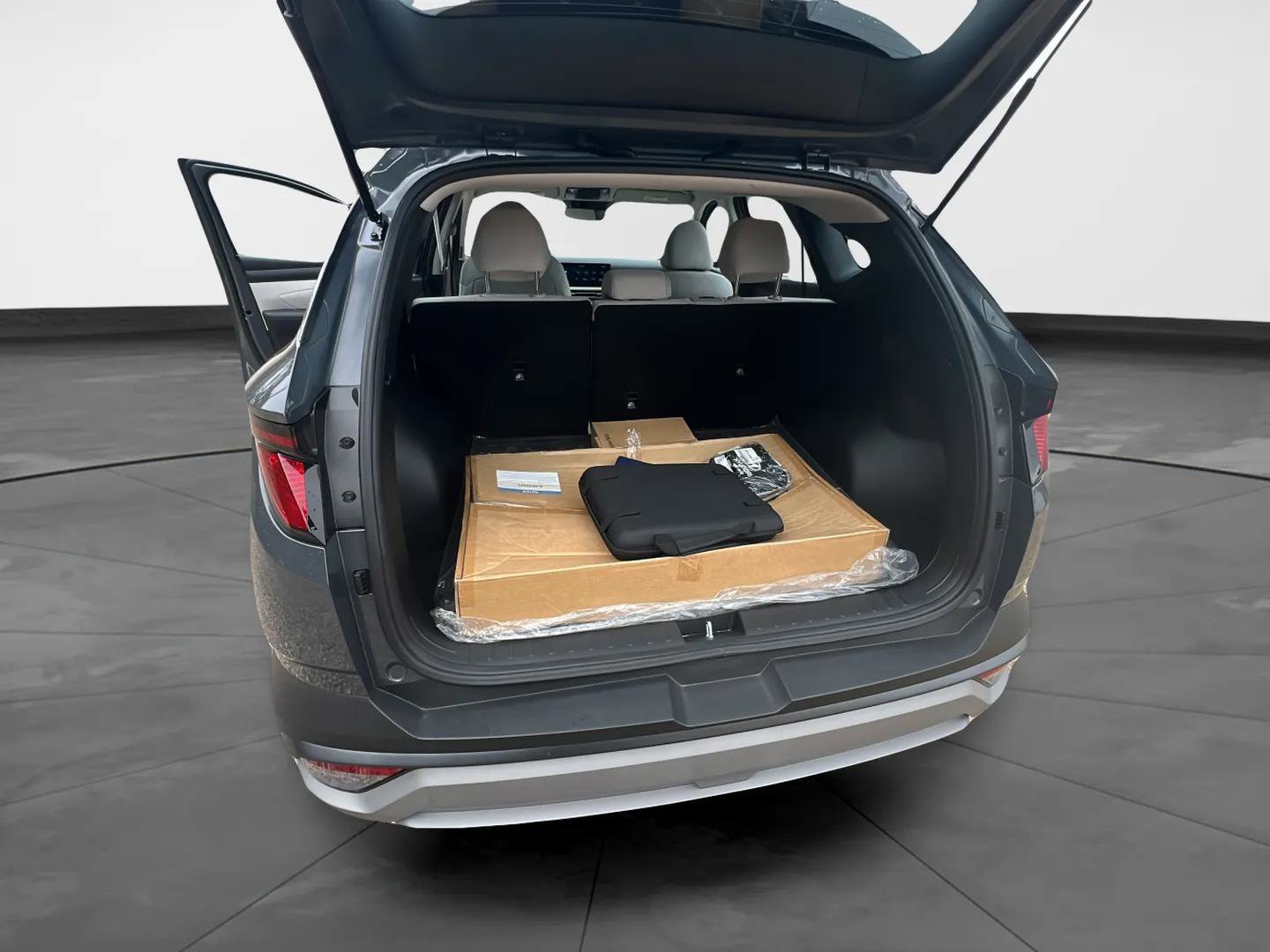 Certified 2025 Hyundai Tucson SE FWD image 16