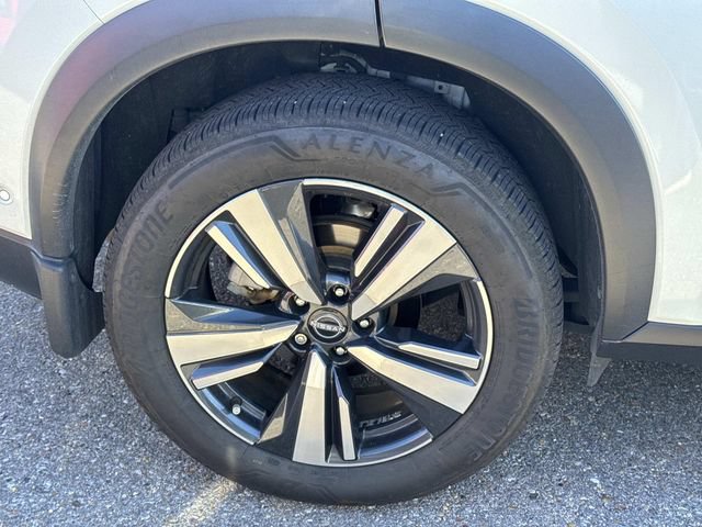Used 2023 Nissan Rogue SL w/ SL Premium Package FWD image 5
