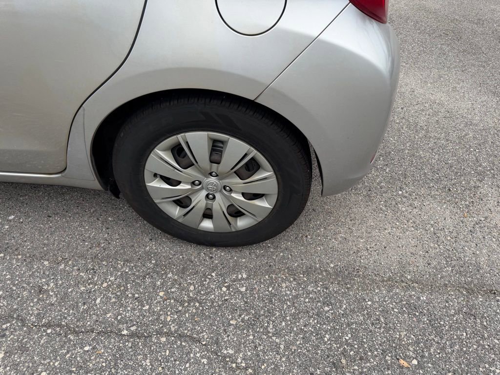Used 2013 Toyota Yaris LE FWD image 9