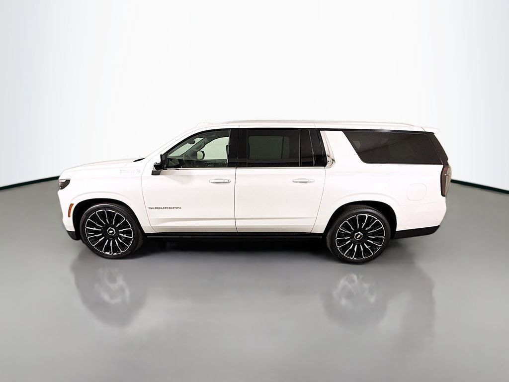 Used 2025 Chevrolet Suburban High Country AWD/4WD image 4