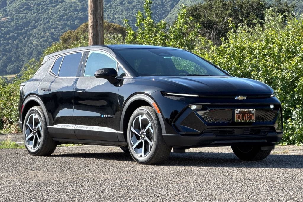 New 2026 Chevrolet Equinox EV LT image 2