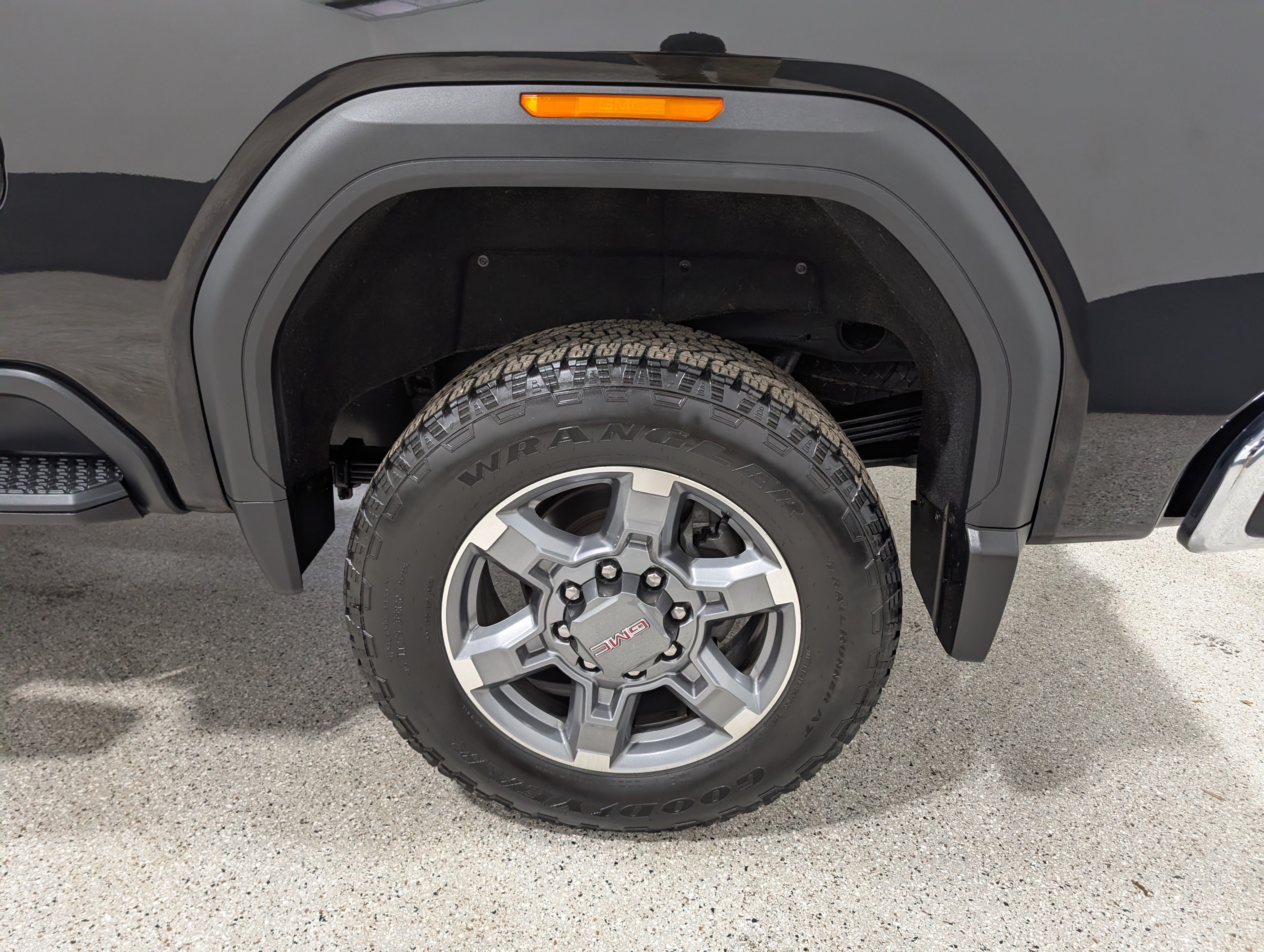 Used 2025 GMC Sierra 2500 SLT AWD/4WD image 13