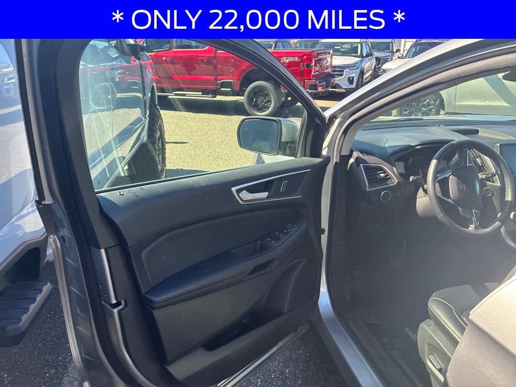 Used 2023 Ford Edge SEL AWD/4WD image 12
