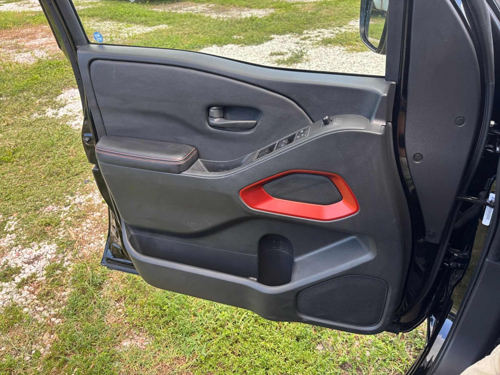 Used 2026 Nissan Frontier PRO-4X AWD/4WD image 18