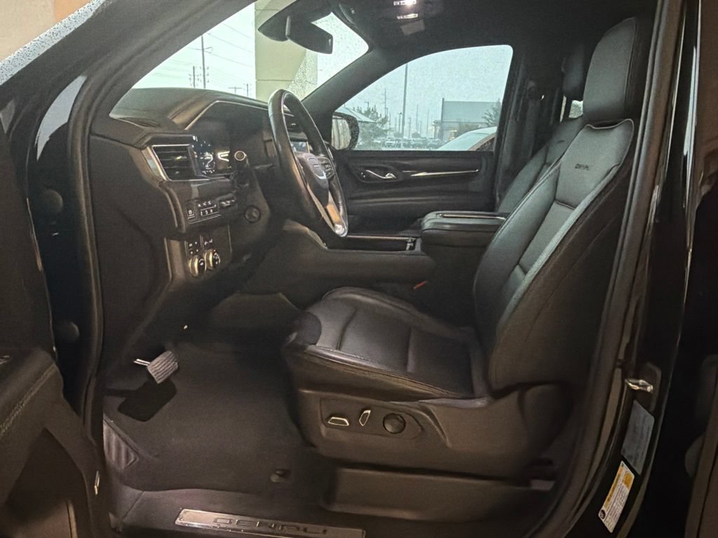 Used 2022 GMC Yukon Denali AWD/4WD image 16