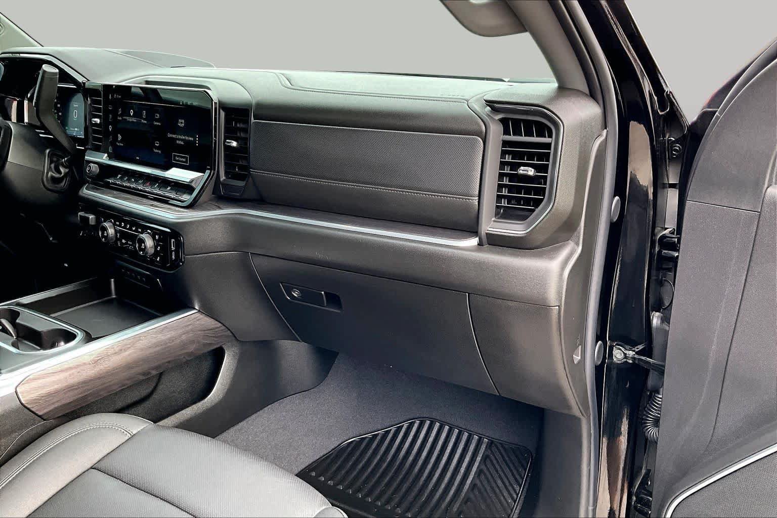 Used 2026 Chevrolet Silverado 3500 LTZ w/ LTZ Texas Edition AWD/4WD image 19