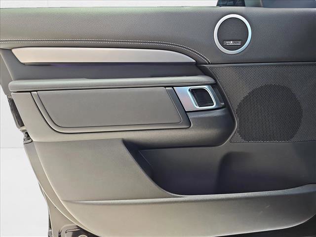 New 2025 Land Rover Discovery Dynamic SE image 24