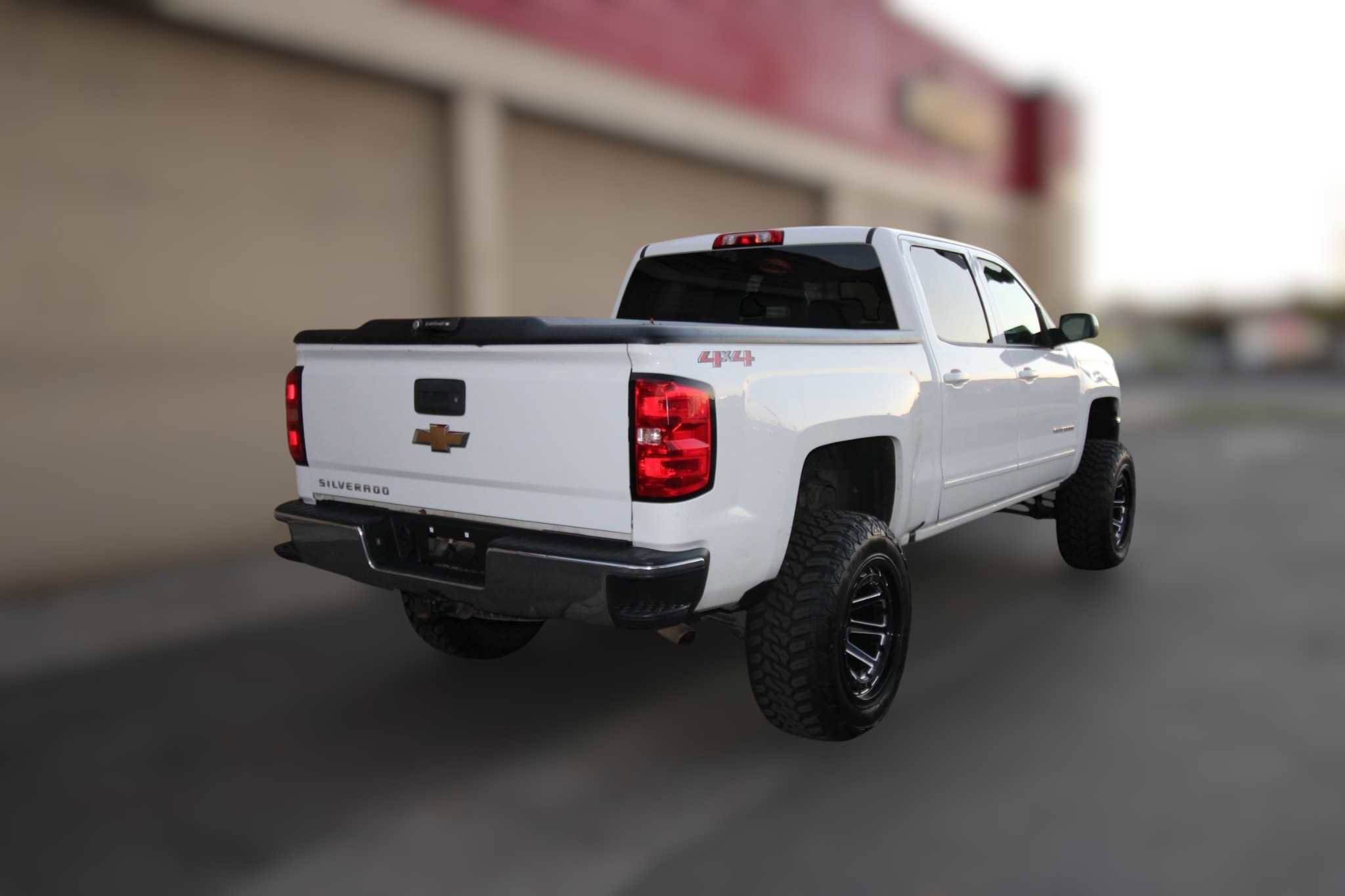 Used 2018 Chevrolet Silverado 1500 LT w/ All Star Edition image 2