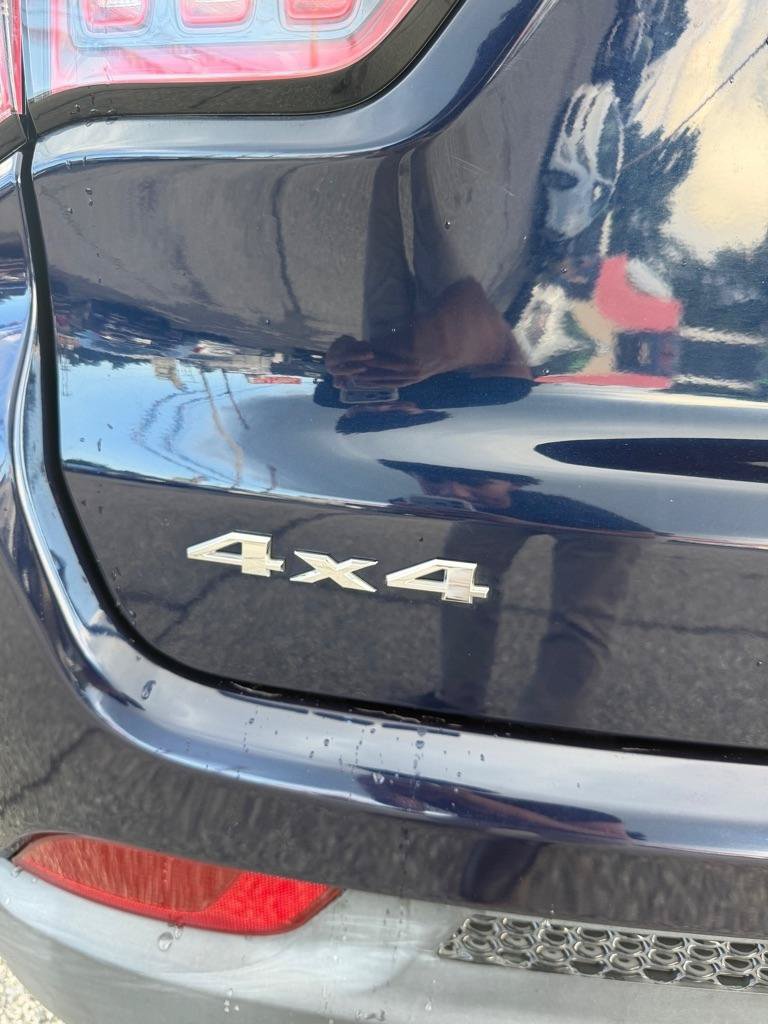 Used 2018 Jeep Compass Latitude w/ Popular Equipment Group AWD/4WD image 11