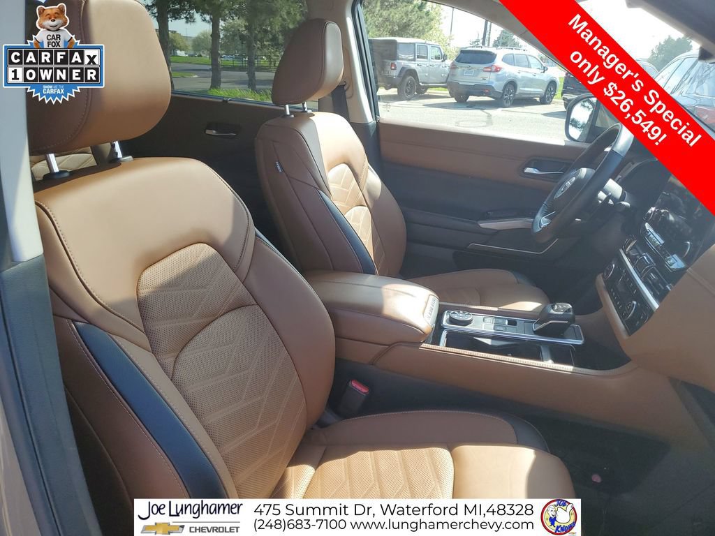 Used 2024 Nissan Pathfinder Platinum w/ Cargo Package AWD/4WD image 31