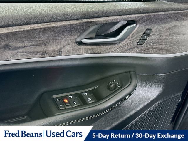 Used 2023 Jeep Grand Cherokee Limited AWD/4WD image 20