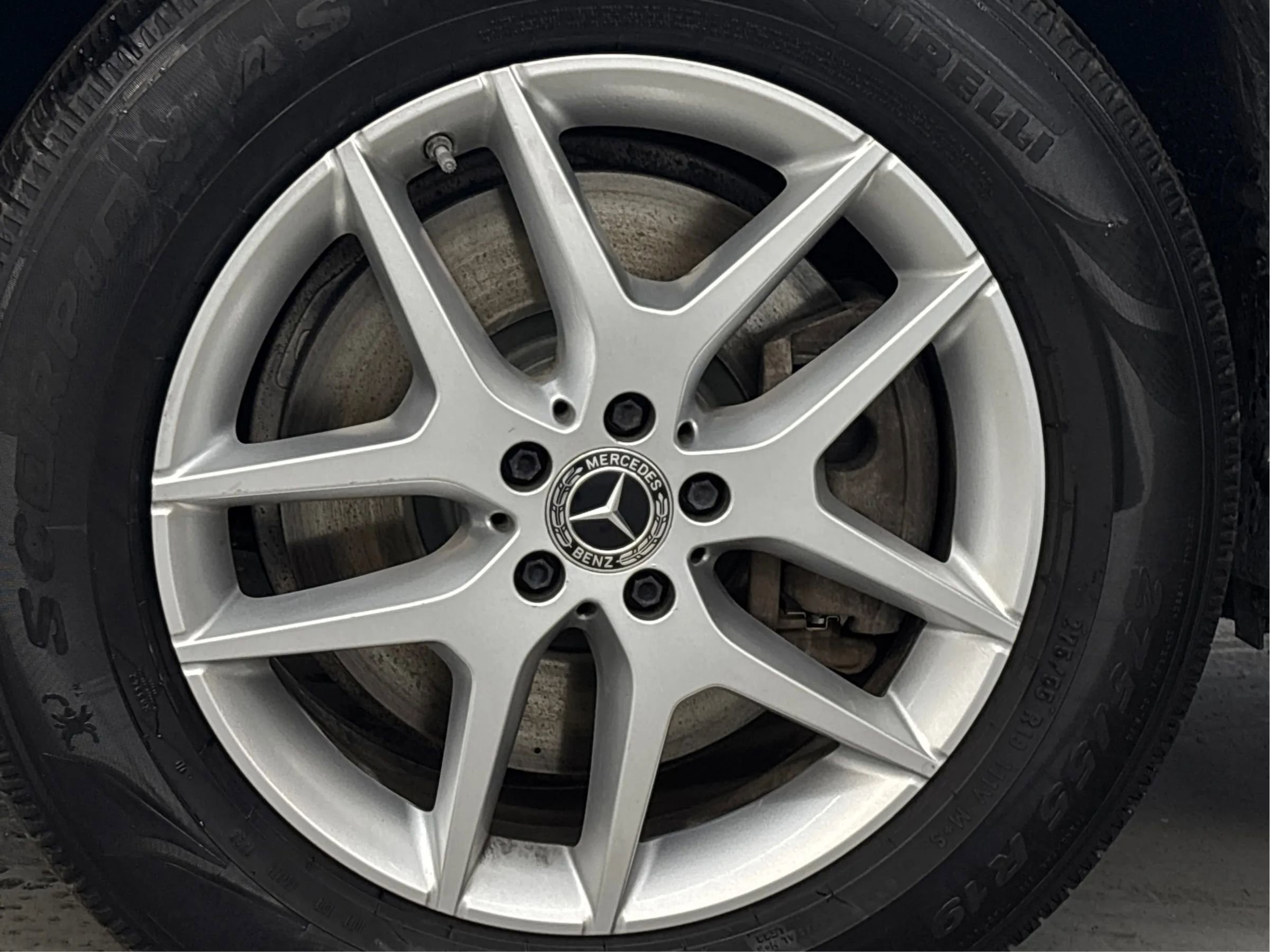 Used 2020 Mercedes-Benz GLS 450 4MATIC image 32