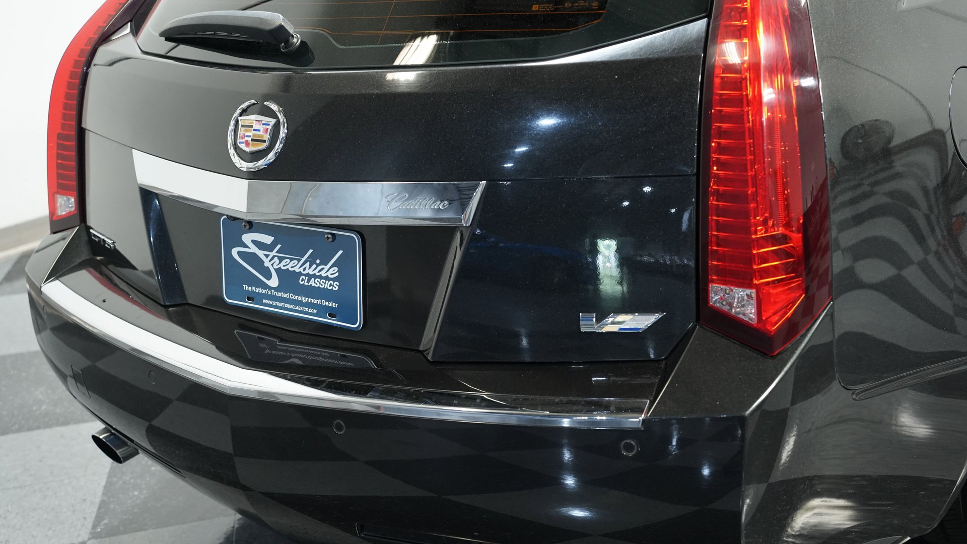 Used 2013 Cadillac CTS V w/ Wood Trim Package image 21