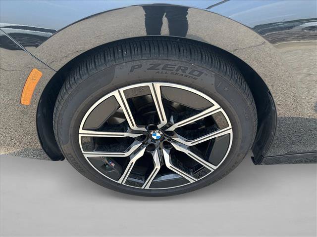 Used 2026 BMW 740i xDrive w/ Premium Package AWD/4WD image 9