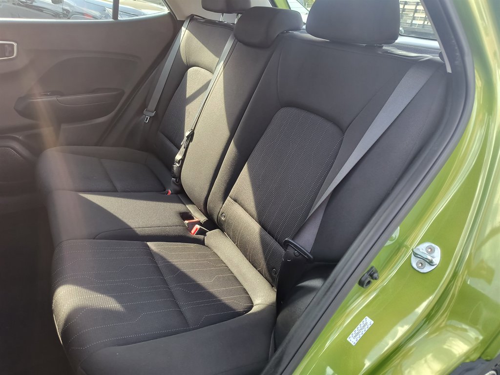 Used 2022 Hyundai Venue SE image 28