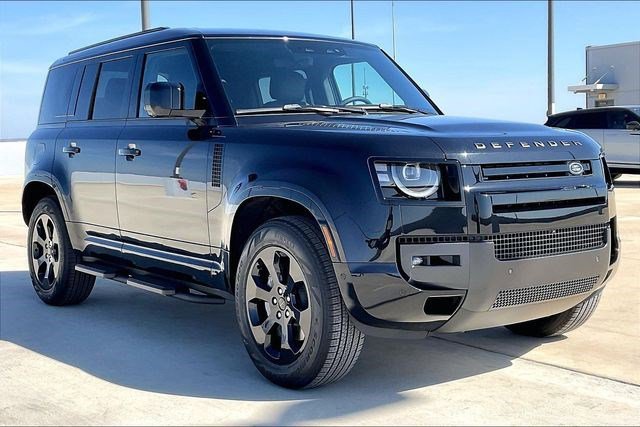 New 2026 Land Rover Defender 110 X-Dynamic SE image 2