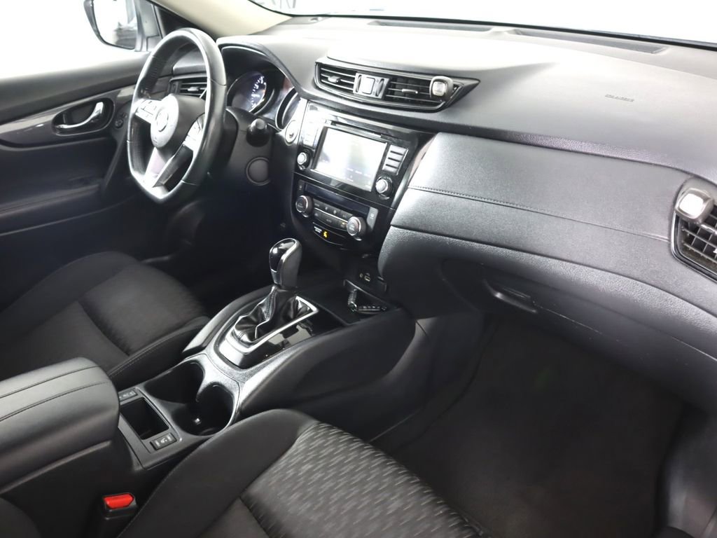 Used 2018 Nissan Rogue SV AWD/4WD image 23