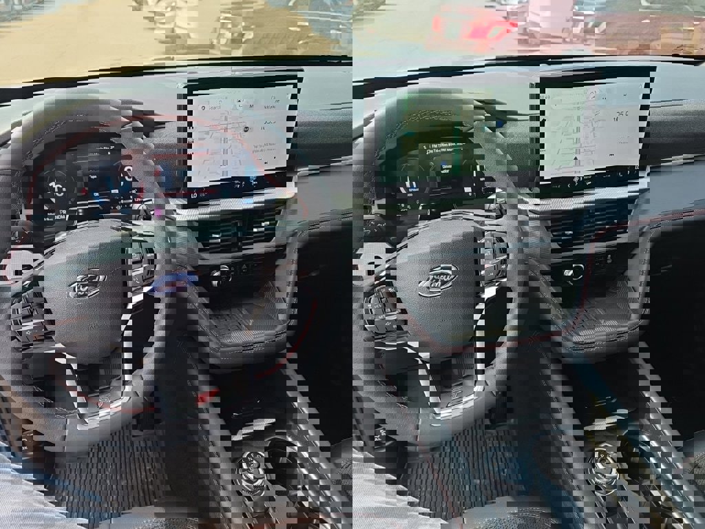 Used 2025 Ford Explorer ST image 10